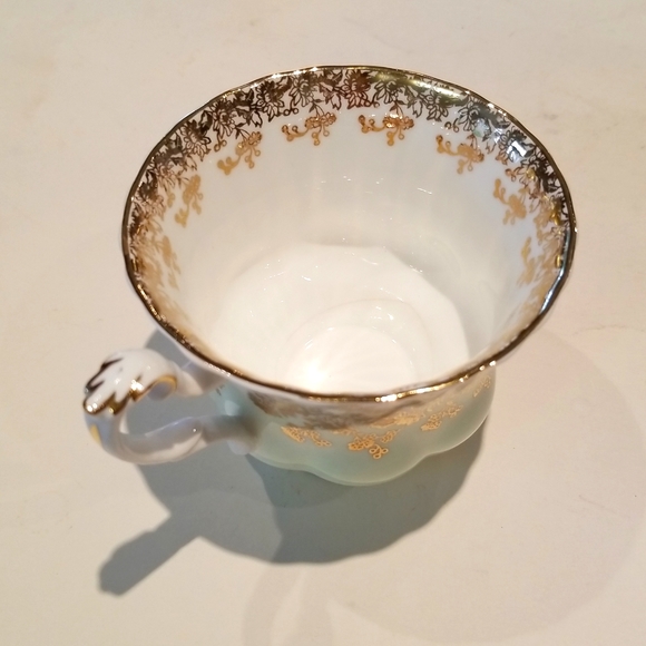 VINTAGE TEA CUP AND SAUCE - Picture 11 of 12